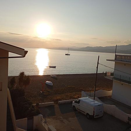 Mansarda Con Terrazzo Vista Mare Villa Oliveri Eksteriør billede