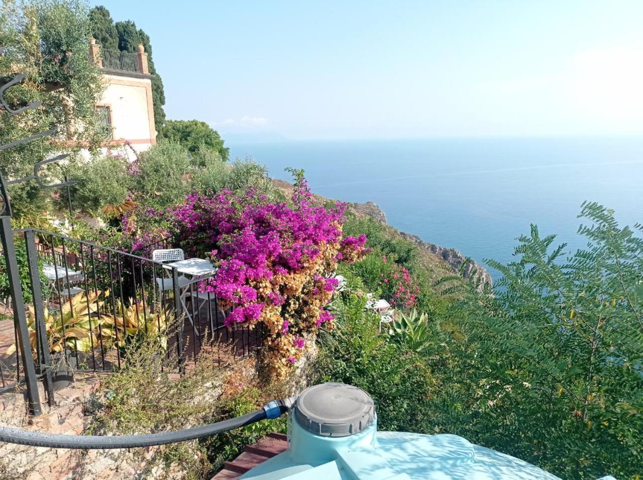 Mansarda Con Terrazzo Vista Mare Villa Oliveri Eksteriør billede