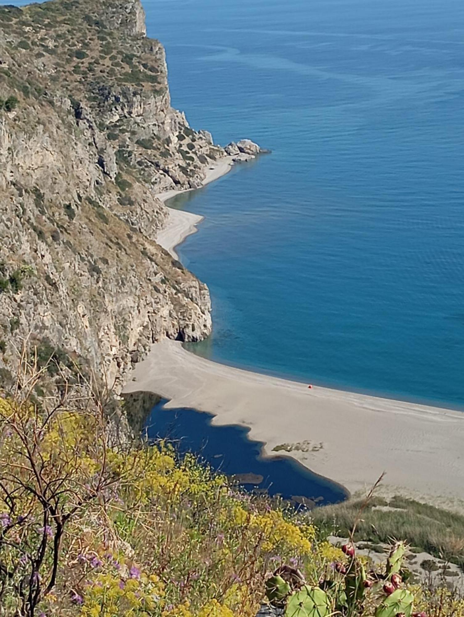 Mansarda Con Terrazzo Vista Mare Villa Oliveri Eksteriør billede